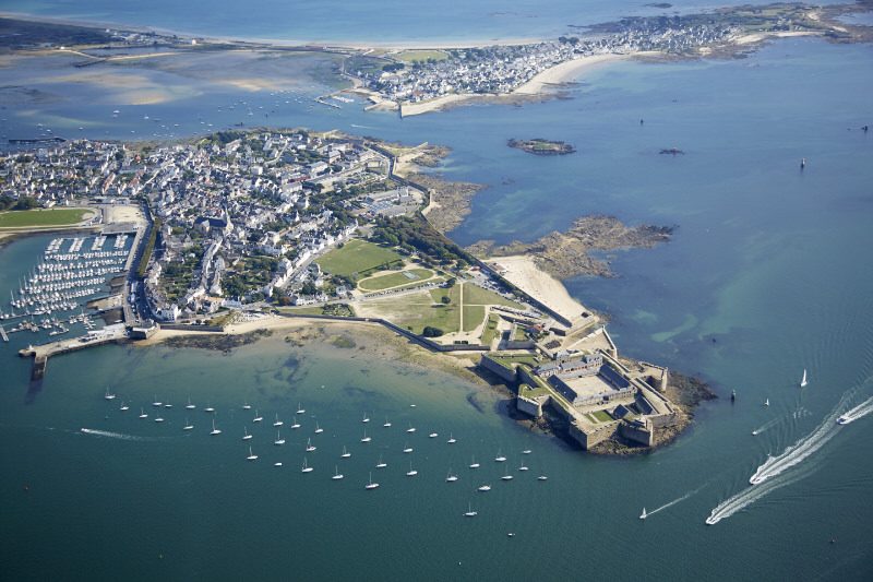 ©T.4Vents-Audelor - Vue aérienne sur Port-Louis et la rive gauche